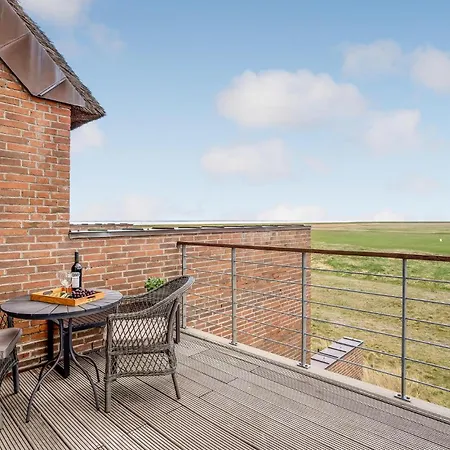 Amazing In Rm With Kitchen Holiday home